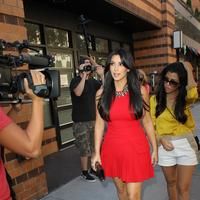 Kim Kardashian and Kourtney Kardashian filming for their reality show | Picture 67838